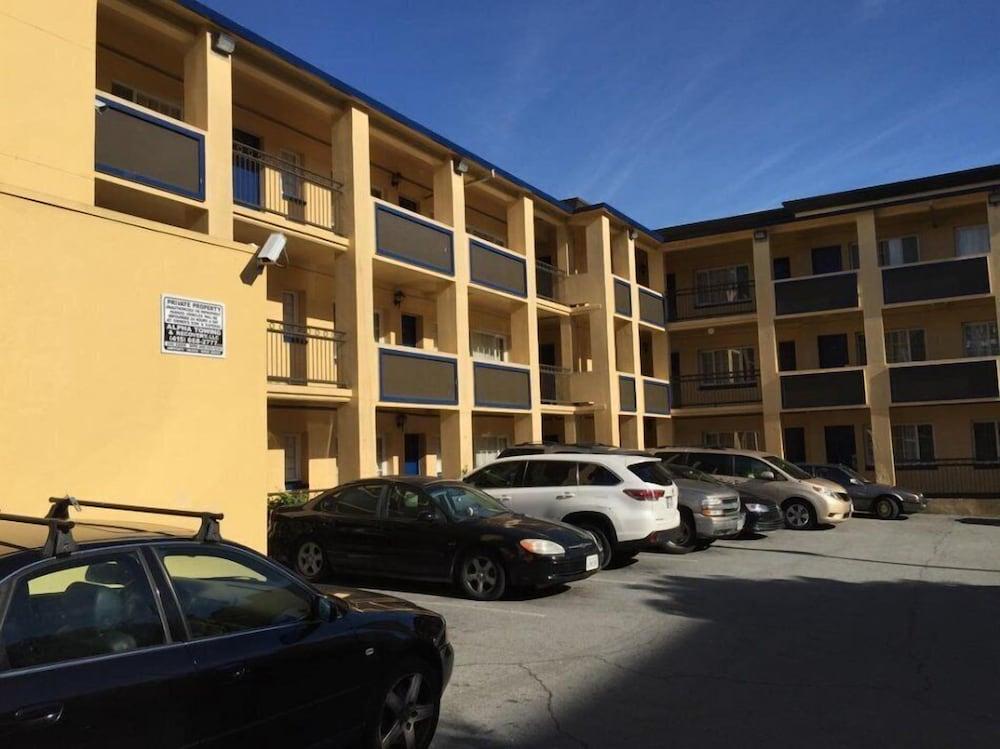 Civic Center Inn photo 13