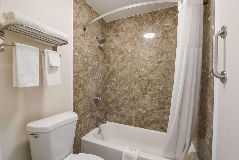Quality Inn Decherd - Winchester photo 21