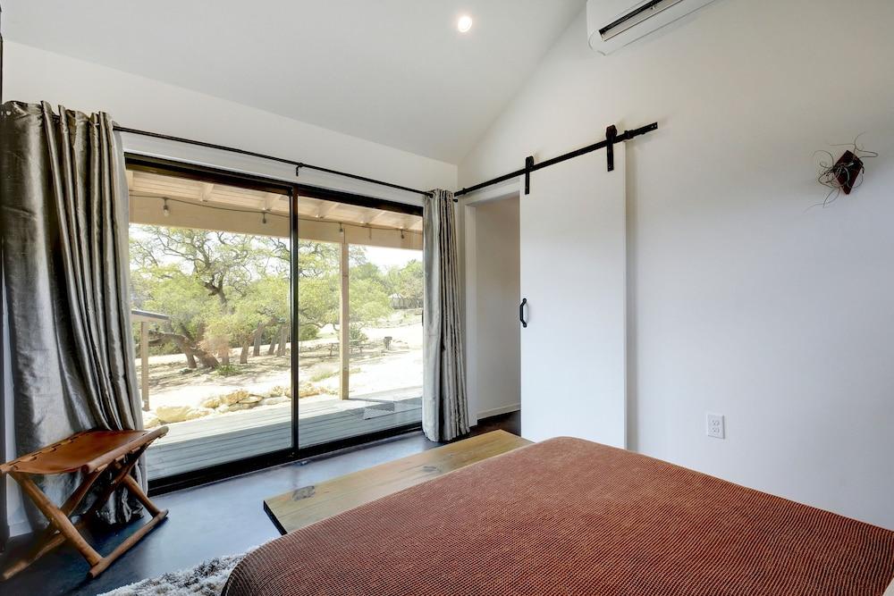 Lucky Arrow Retreat - Dripping Springs photo 60