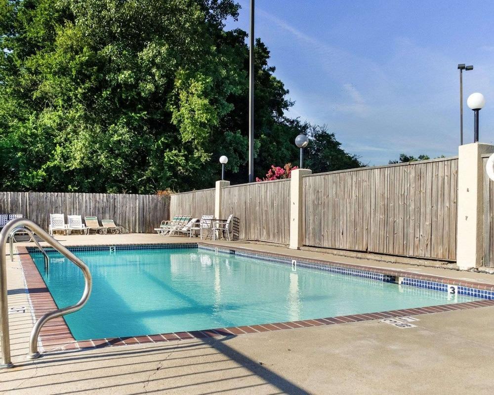 Econo Lodge Greenville photo 15