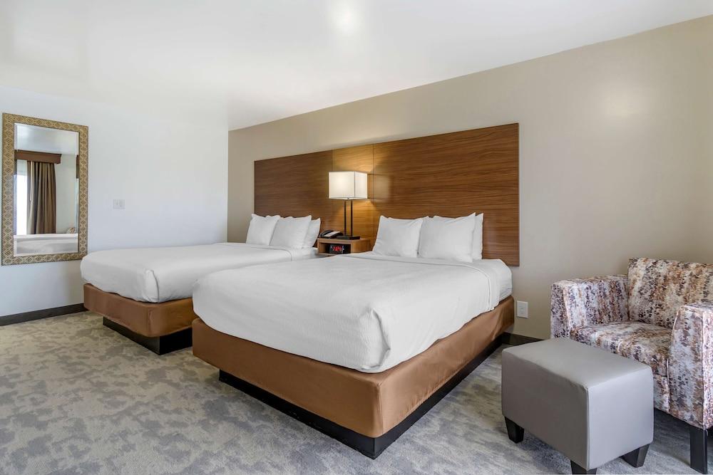 Best Western Plus Lake Front Hotel photo 47
