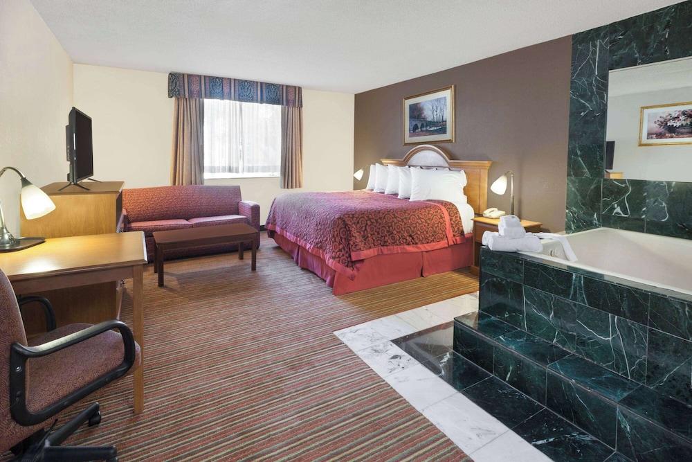 Days Inn by Wyndham Albion photo 21