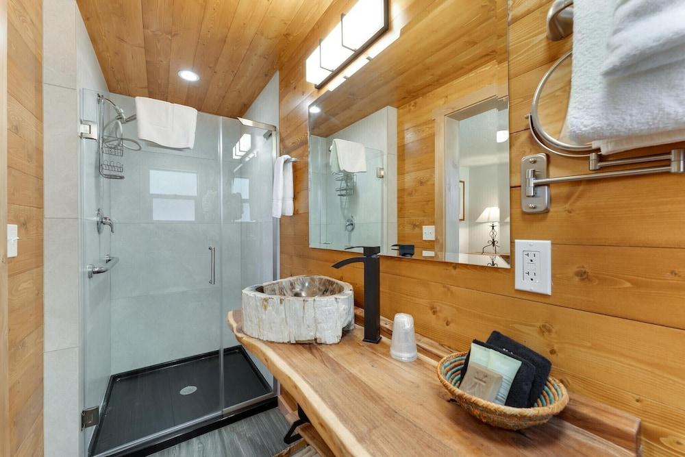 Stone Lizard Lodging photo 63