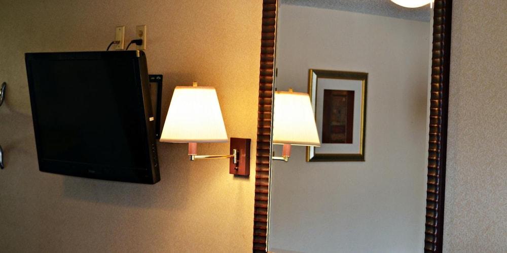 Aloha Inn photo 38