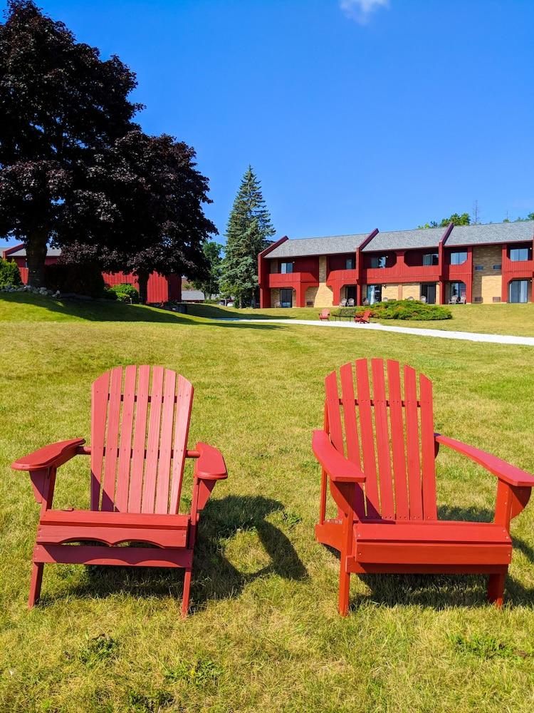Cedar Hill Lodge photo 27