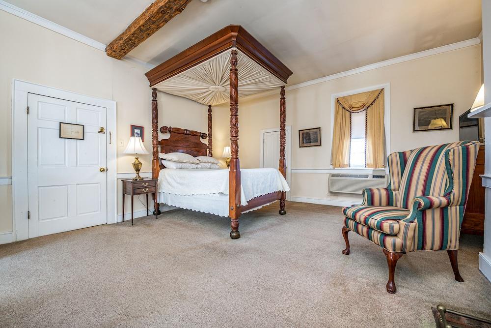 Wayside Inn photo 15