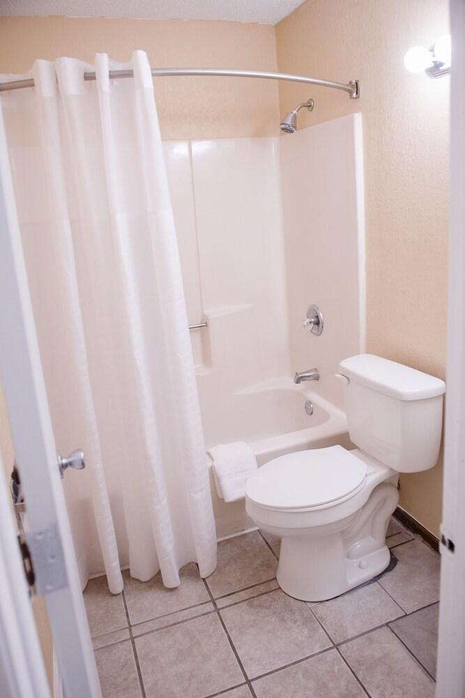 Grand View Plaza Inn & Suites photo 55