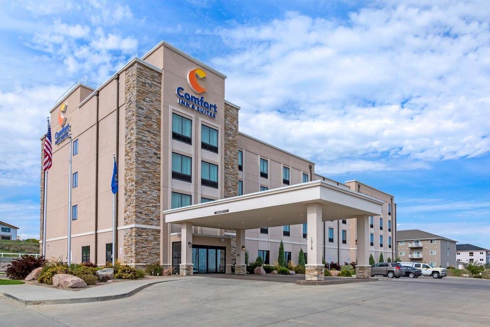 Comfort Inn & Suites Mandan - Bismarck photo 39