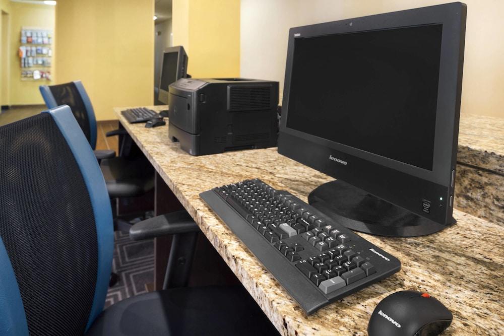 TownePlace Suites Chicago Naperville photo 22