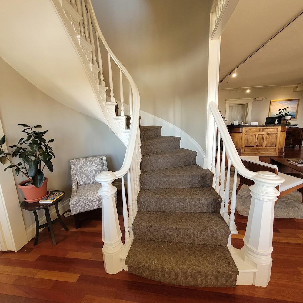 Stone House Inn photo 3