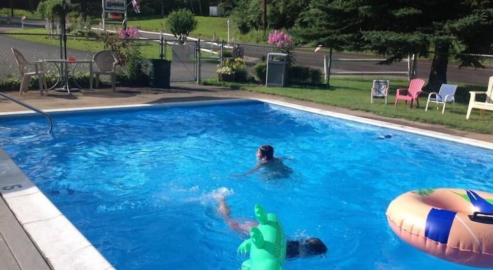 Lake Winnipesaukee Motel photo 38
