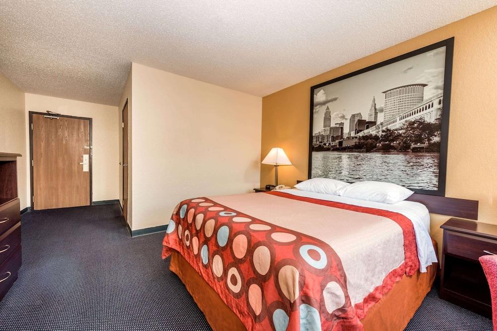 Super 8 by Wyndham Franklin/Middletown Area photo 8