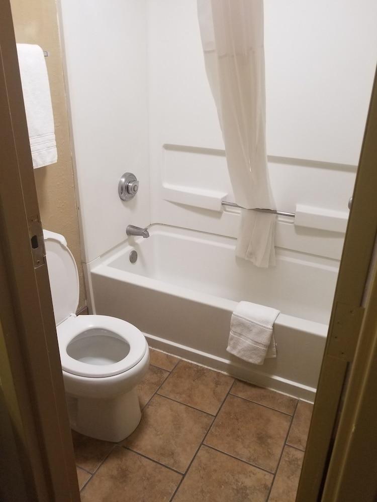 Days Inn by Wyndham Kennesaw photo 19