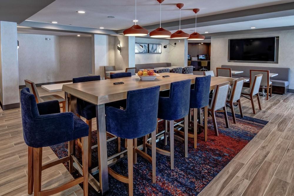 Hampton Inn Vallejo photo 27