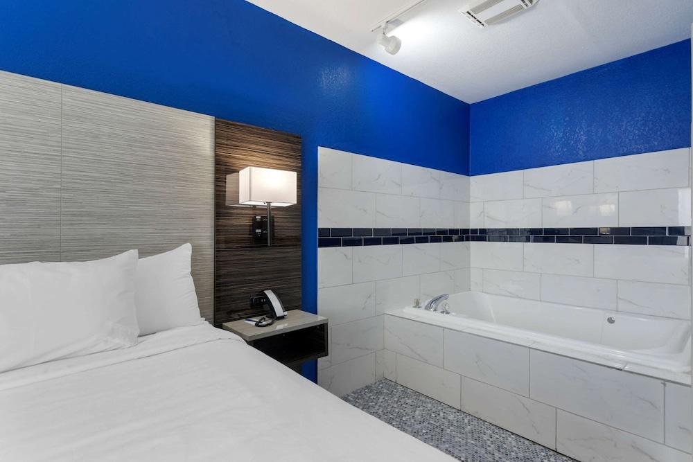 Comfort Inn & Suites Memphis East photo 23