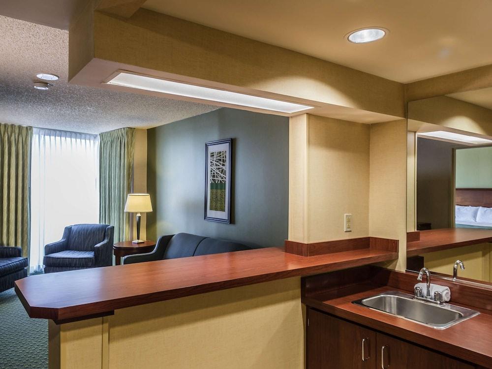 The Aquarius Casino Resort, BW Premier Collection photo 30