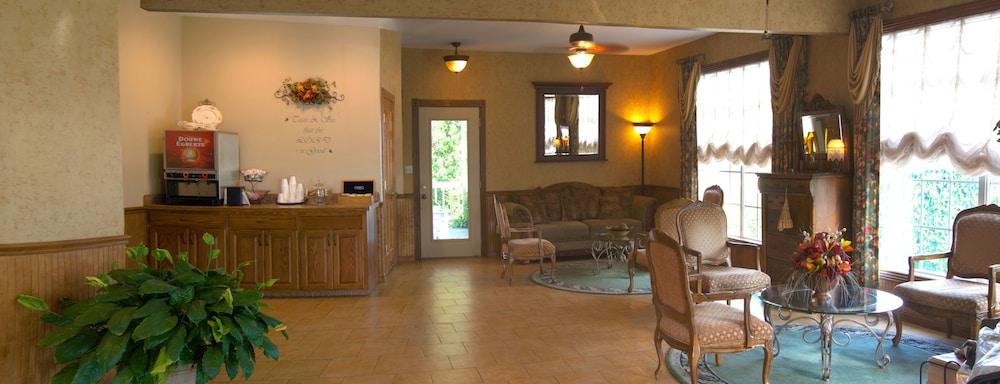 Honeysuckle Inn & Conference Center photo 25