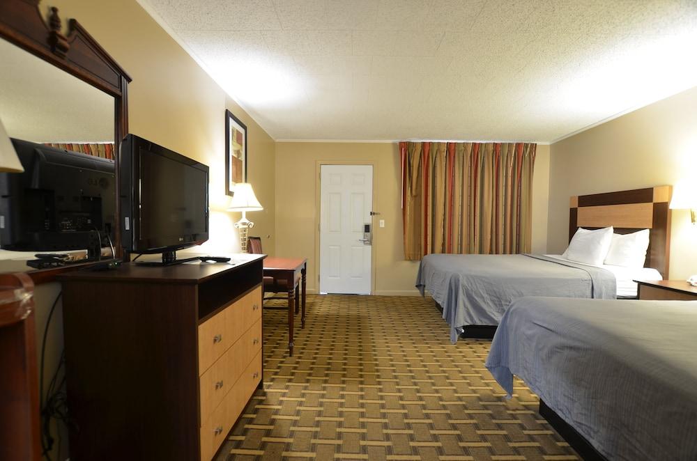Travelowe's Motel photo 8