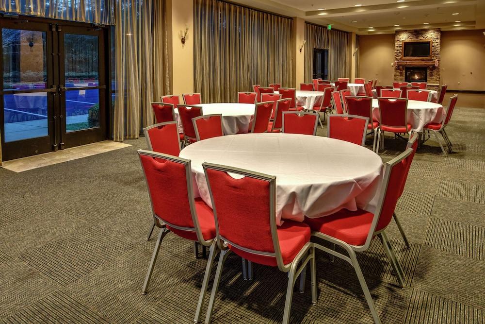 Hampton Inn Jacksonville-Anniston Area photo 54