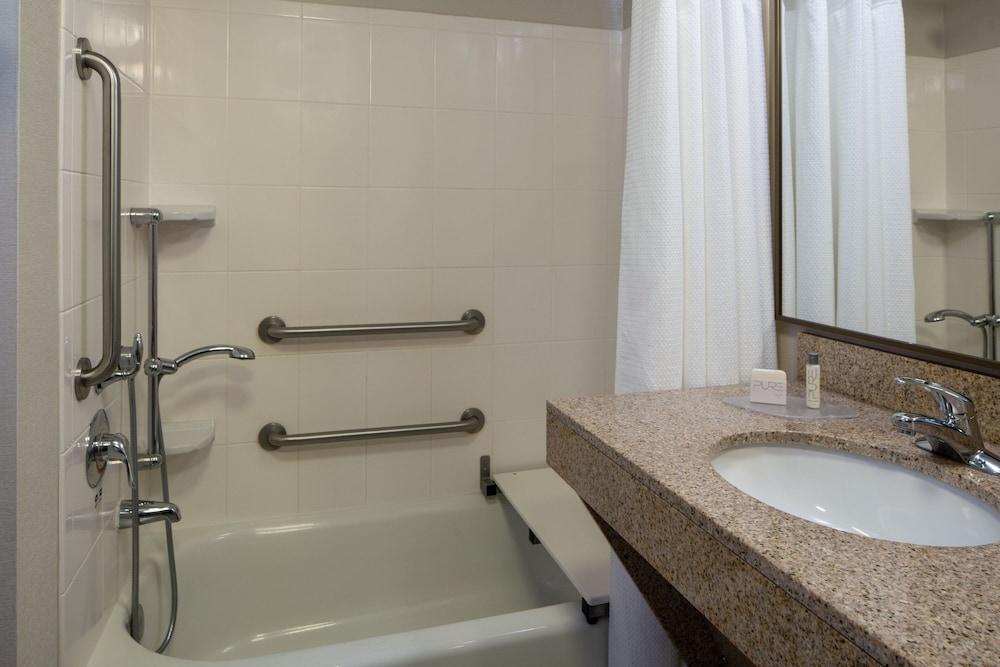 Fairfield Inn & Suites Fort Walton Beach-Eglin AFB photo 10