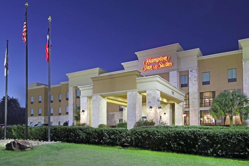 Hampton Inn & Suites Buffalo photo 1
