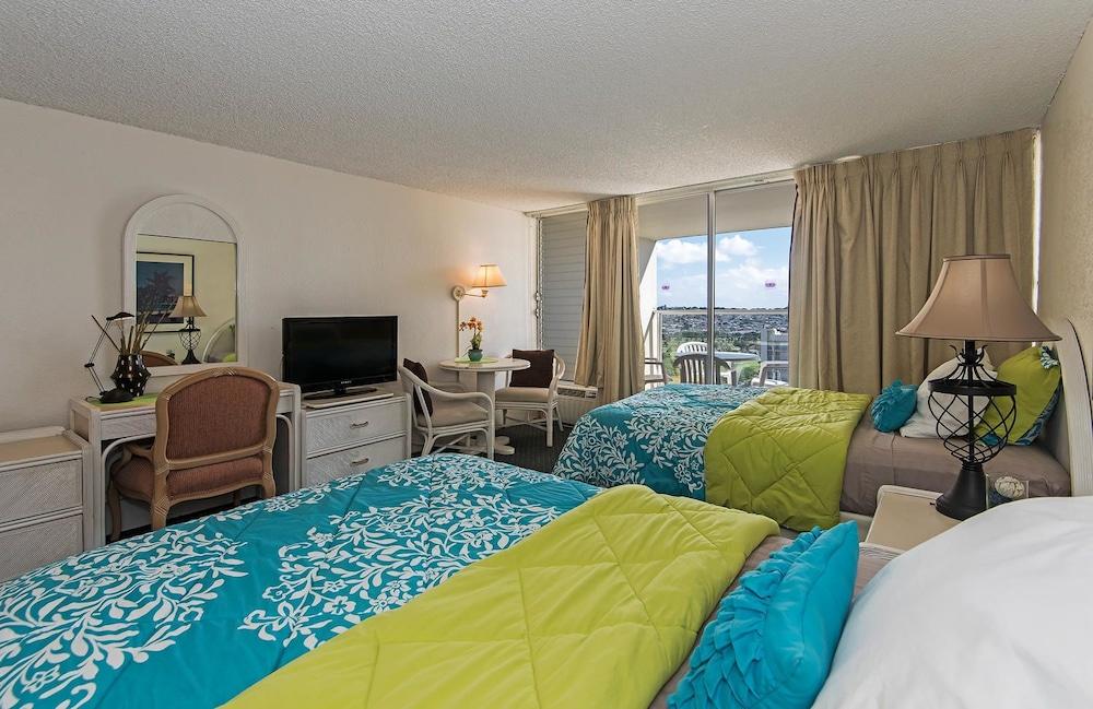 Island Colony by Hawaii Ocean Club photo 39