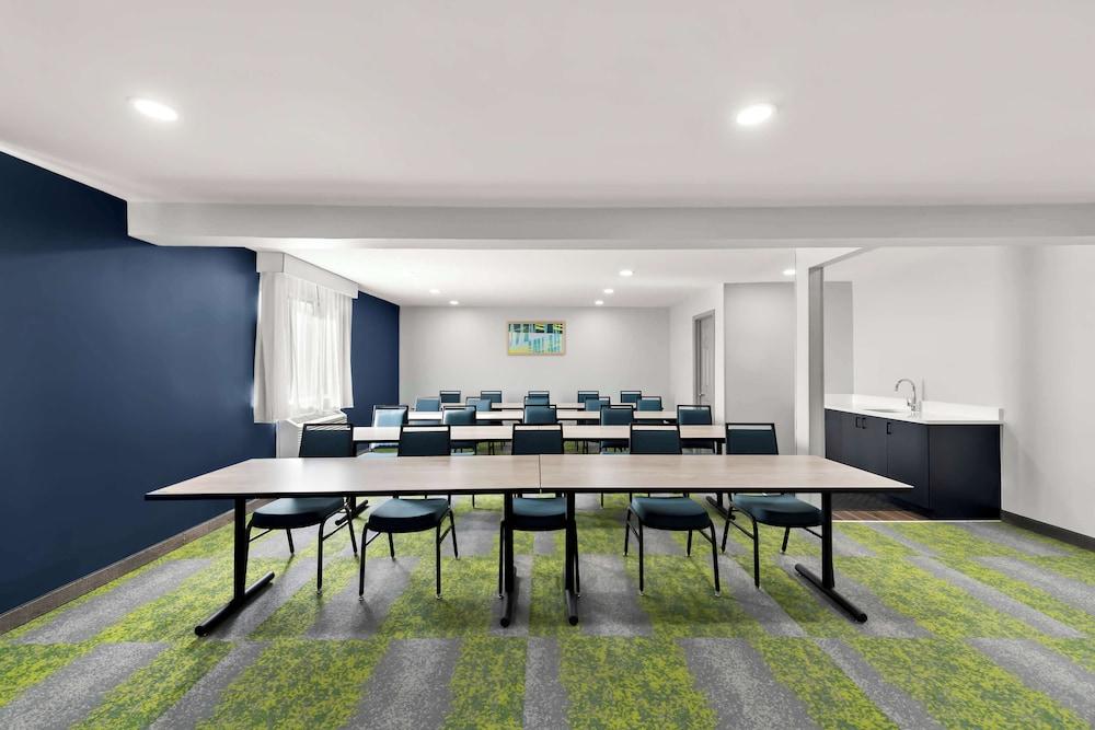 Spark by Hilton Norfolk photo 19