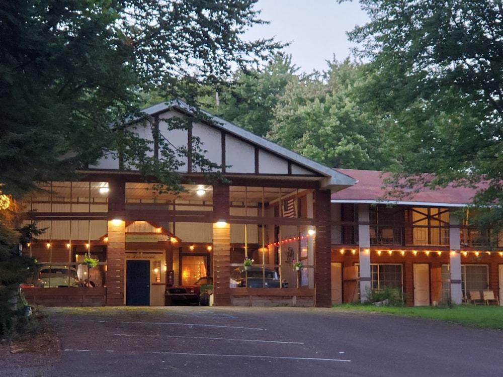 Pocono Mountains Hotel and Spa photo 1