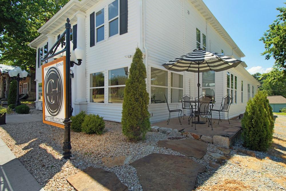 The Commercial Hotel photo 10