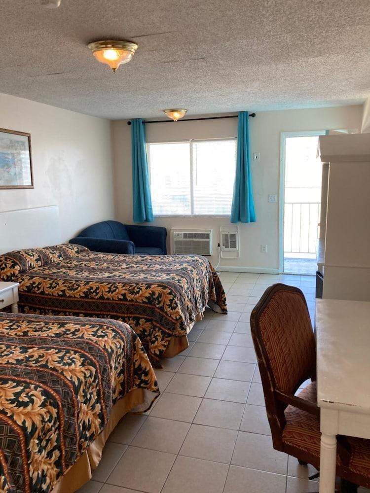 Surfside Motel photo 9