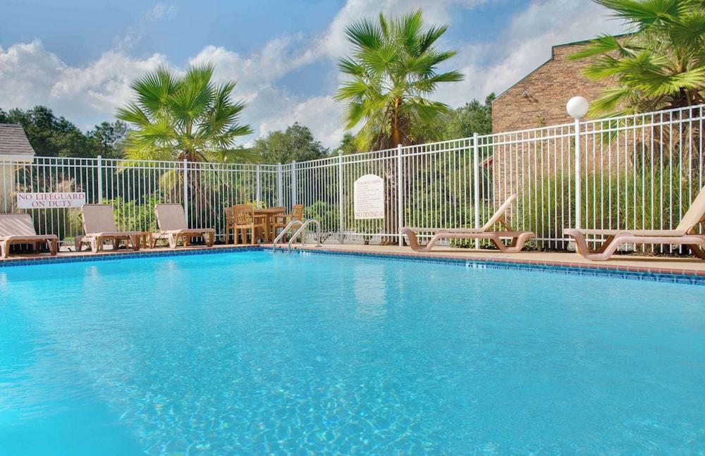 Express Inn Leesville Ft Johnson, SureStay Collection by BW photo 30