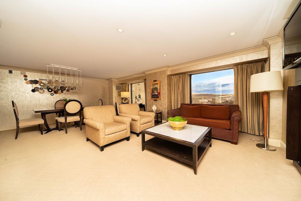 Reno Suites photo 20