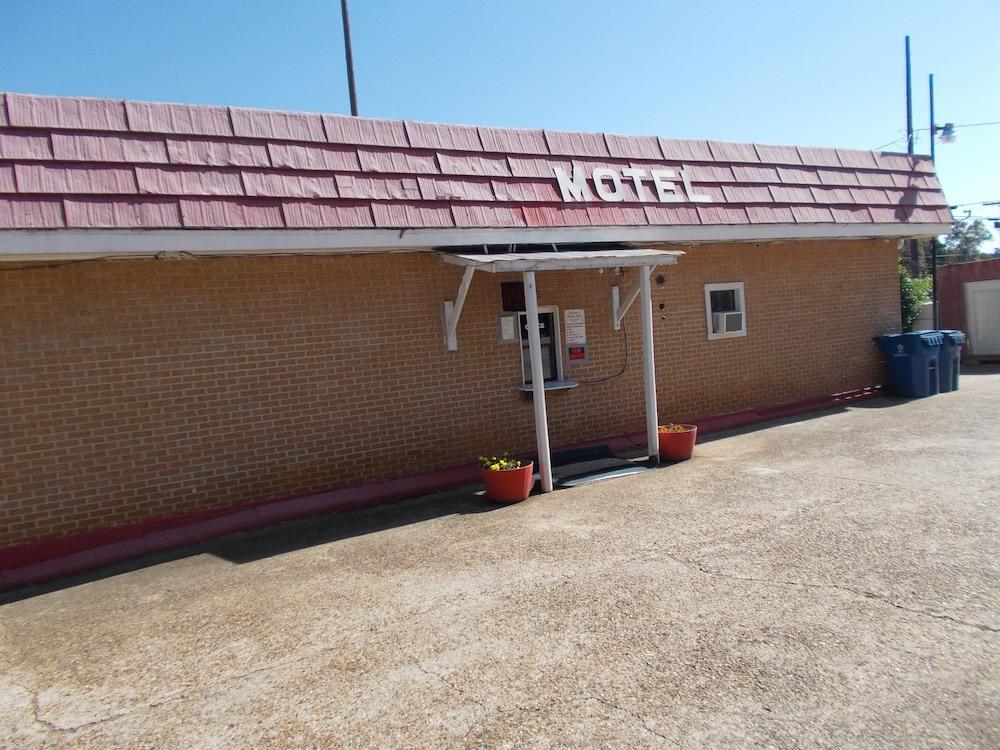 Hillside Motel photo 46