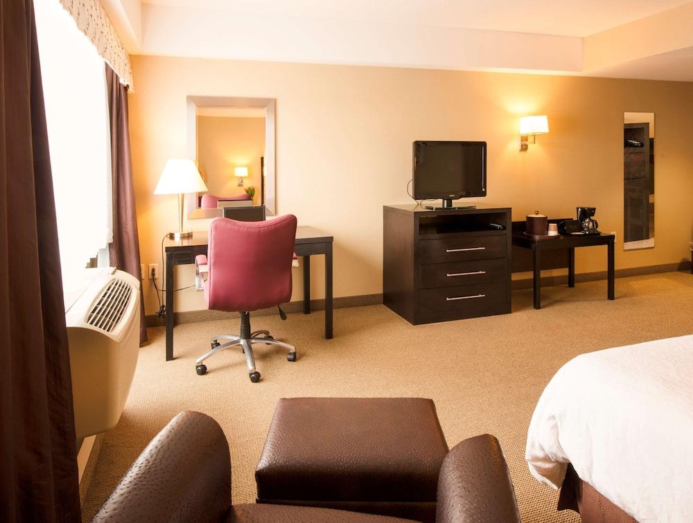 Hampton Inn & Suites Boston Crosstown Center photo 11