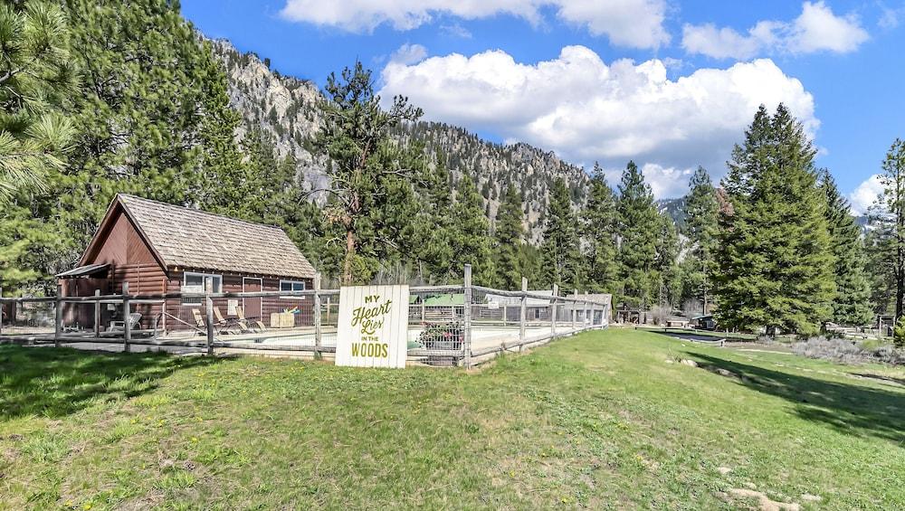 Sawtooth Lodge photo 6