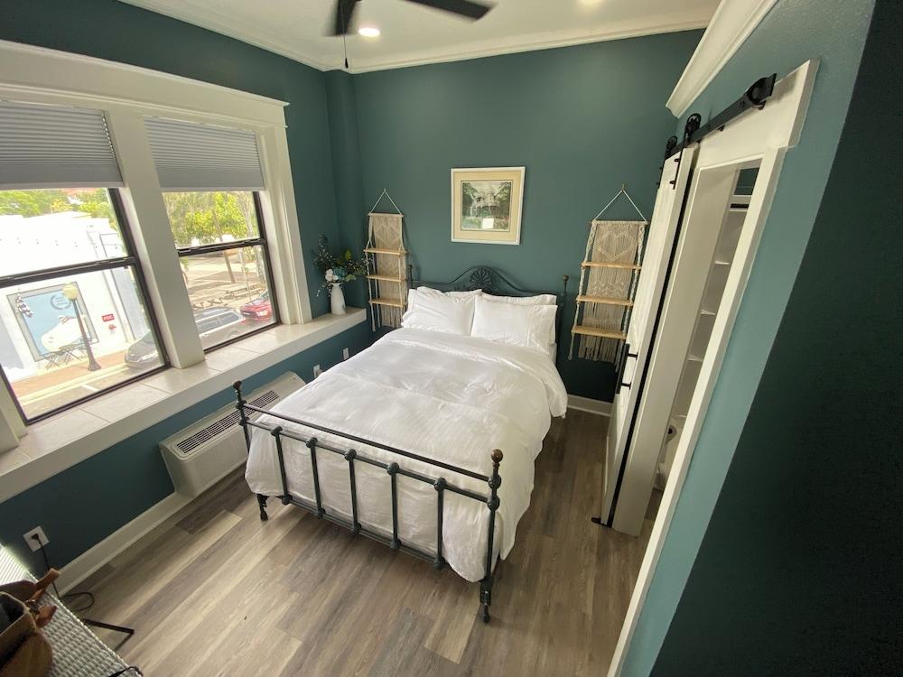The Roanoke Hotel photo 13