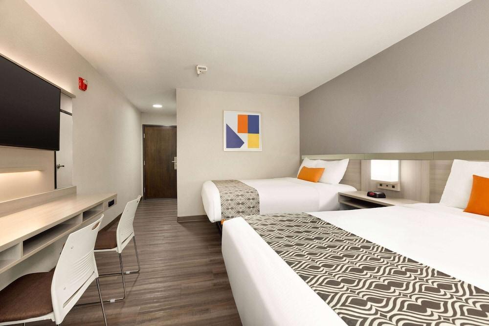 Microtel Inn & Suites by Wyndham Raleigh photo 28