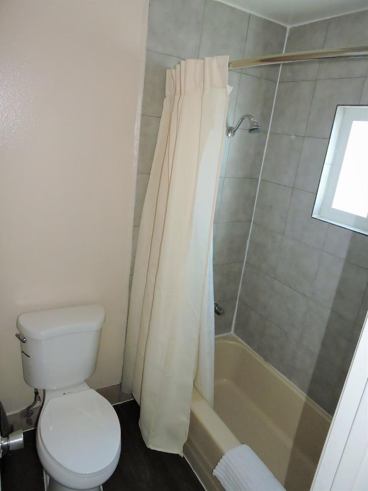 American Inn Motel photo 29