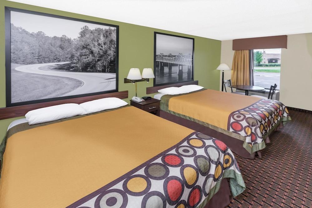 Super 8 by Wyndham Madison/Ridgeland Area photo 30