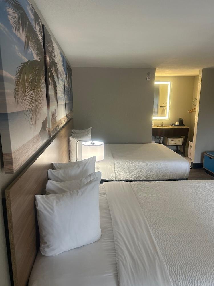 Days Inn by Wyndham Port Charlotte/Punta Gorda photo 62