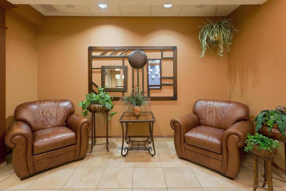 Holiday Inn Express & Suites Kent - University Area by IHG photo 47