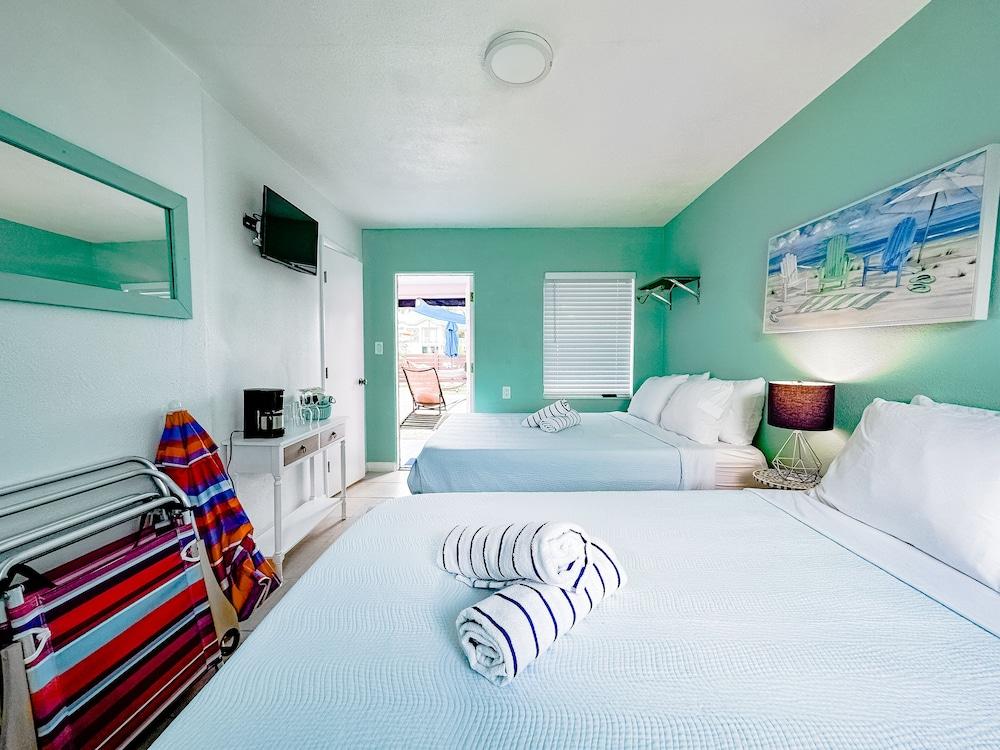 Cabanas of Treasure Island photo 38