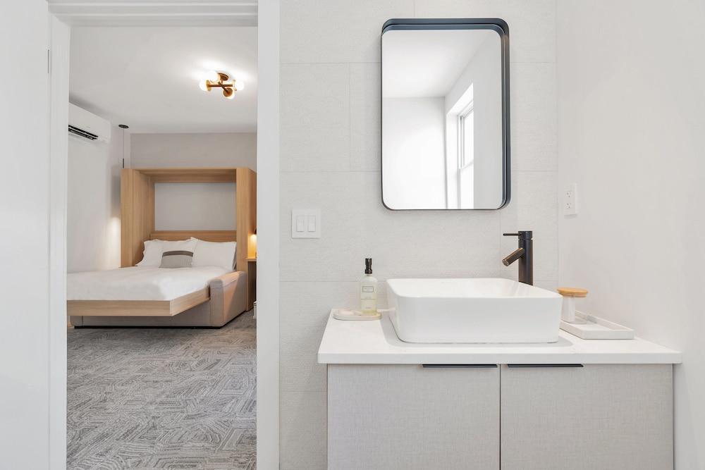 The St Laurent Social Club & Guest Rooms photo 31