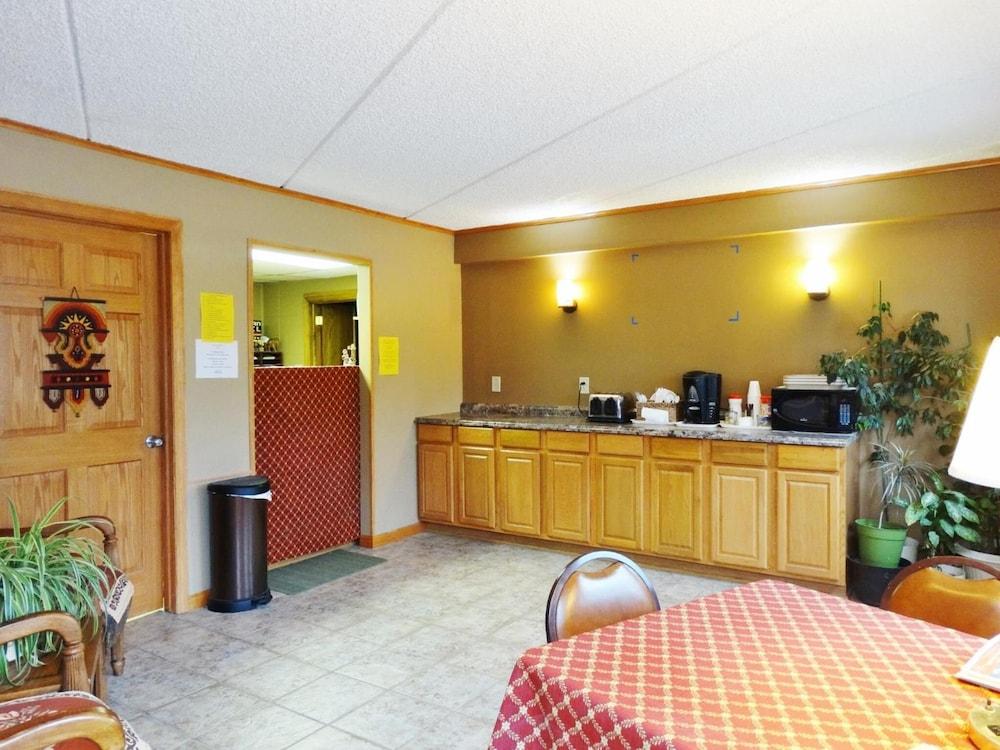Attican Motel photo 18