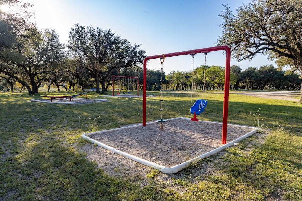 Nueces River RV & Cabin Resort photo 12