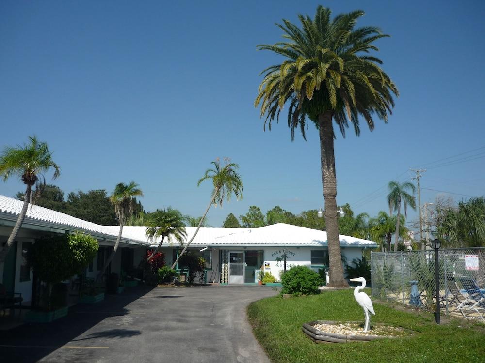 Palm Court Motel photo 39