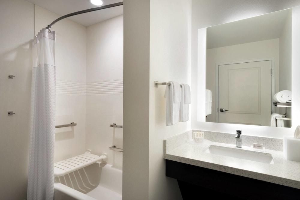 TownePlace Suites by Marriott Minooka photo 9