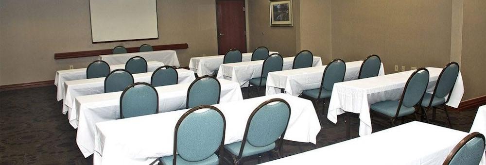 Spark by Hilton Amarillo Medical Center photo 33