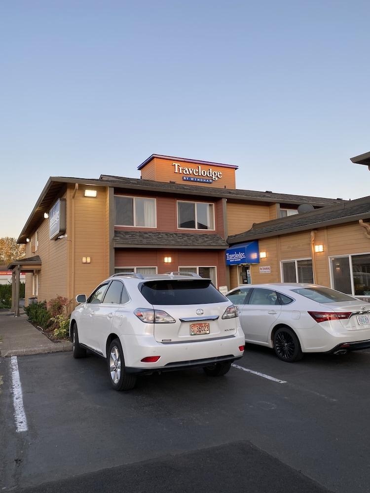 Travelodge Suites by Wyndham Newberg photo 63