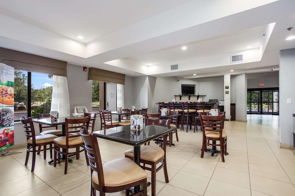 Quality Inn Conway Northwest photo 25